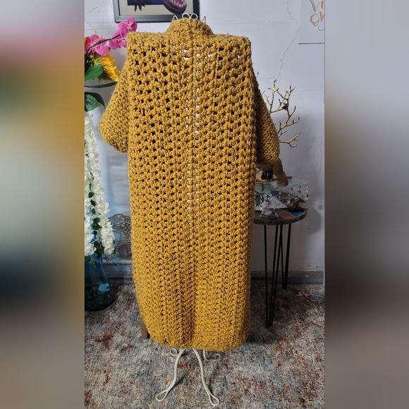 Hand crotchet cardigan OS - Picture 3 of 3